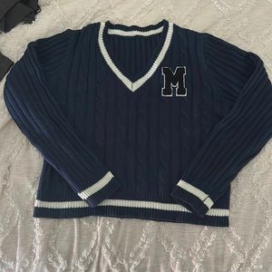 NAVY BLUE V-NECK SWEATER